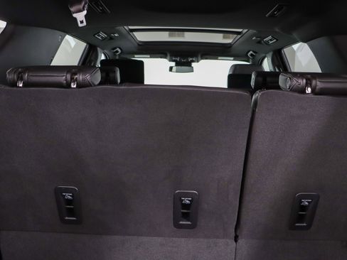 Used 2023 Chevrolet Tahoe Z71 w/ Luxury Package image 35