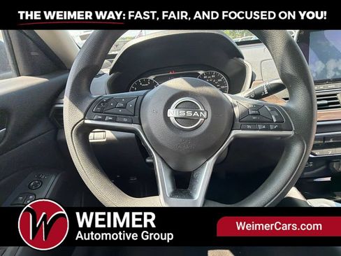 Used 2024 Nissan Altima 2.5 SV FWD image 9