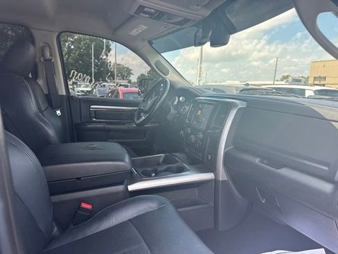 Used 2018 RAM 2500 Laramie w/ Sport Appearance Group AWD/4WD image 9