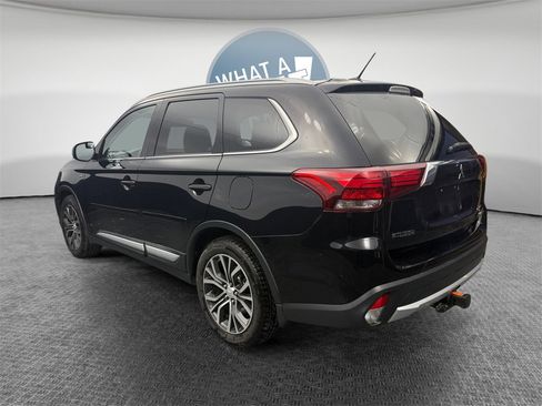 Used 2016 Mitsubishi Outlander GT image 6