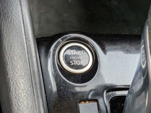 Used 2022 Nissan Kicks S FWD image 28