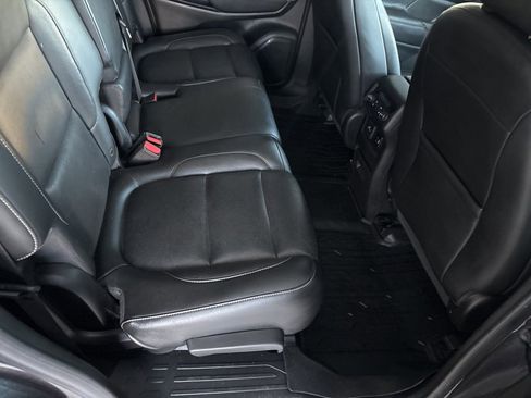 Used 2018 GMC Acadia SLT image 30