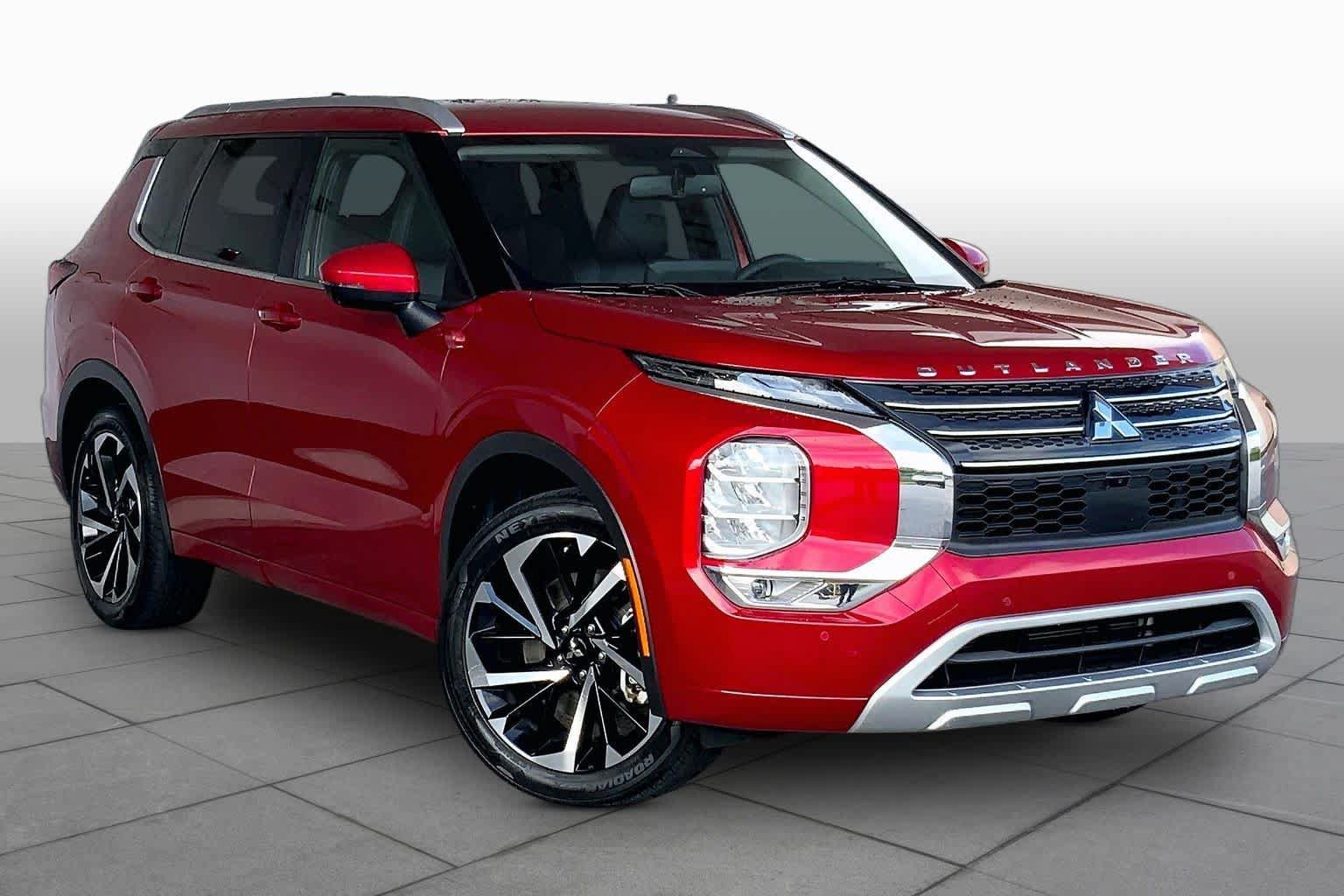 Used 2024 Mitsubishi Outlander SEL FWD image 3