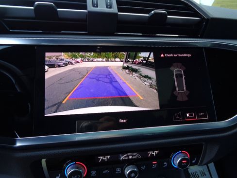 Used 2024 Audi Q3 2.0T Premium image 12