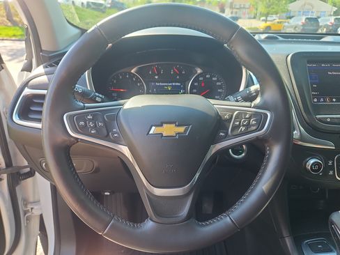Used 2022 Chevrolet Equinox LT AWD/4WD image 18