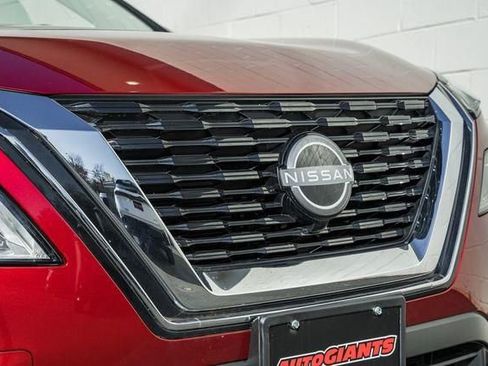 Used 2022 Nissan Rogue SV w/ SV Premium Package image 11