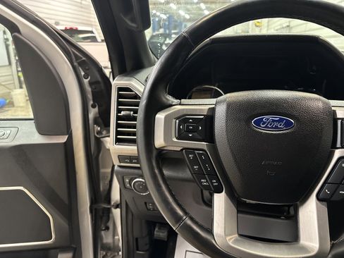 Used 2017 Ford F150 Platinum w/ Equipment Group 701A Luxury image 14