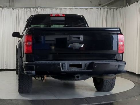 Used 2018 Chevrolet Silverado 1500 LT w/ True North Edition AWD/4WD image 9