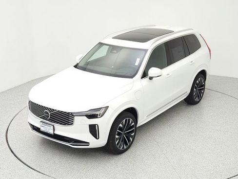 New 2025 Volvo XC90 T8 Ultra w/ Protection Package Premier image 13