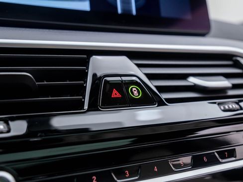 Used 2023 BMW 540i xDrive w/ M Sport Package image 26