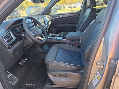 New 2026 Volkswagen Atlas Cross Sport SEL Premium R-Line image 4