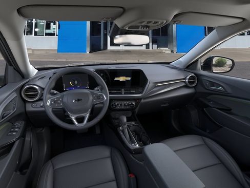 New 2026 Chevrolet Trax ACTIV w/ Sunroof Package FWD image 15