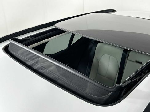 New 2026 Volvo XC40 B5 Plus w/ Protection Package Premier AWD/4WD image 19