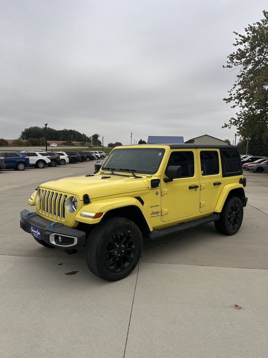 Used 2023 Jeep Wrangler Unlimited Sahara w/ Cold Weather Group AWD/4WD image 7