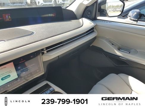 New 2025 Lincoln Navigator L Reserve image 34