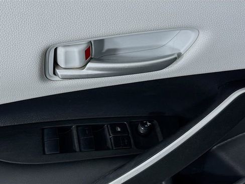 Certified 2024 Toyota Corolla SE w/ SE Package image 17