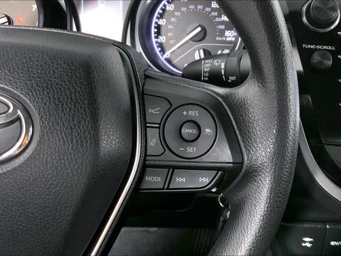 Used 2019 Toyota Camry LE image 23