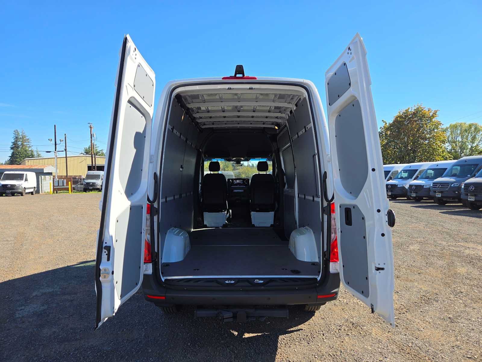 Used 2026 Mercedes-Benz Sprinter 2500 image 17