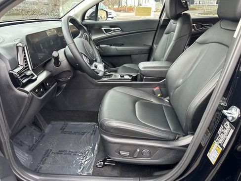 Used 2025 Kia Sportage EX FWD image 28