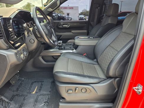 Used 2022 Chevrolet Silverado 1500 ZR2 w/ Technology Package AWD/4WD image 6