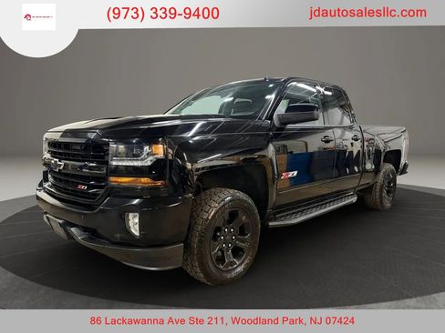 Used 2018 Chevrolet Silverado 1500 LT w/ Midnight Edition AWD/4WD image 1