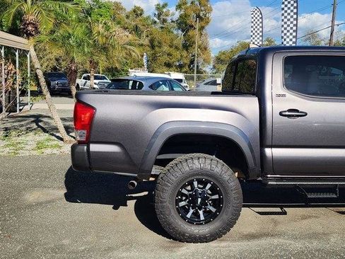 Used 2017 Toyota Tacoma SR5 w/ Tow Package image 10