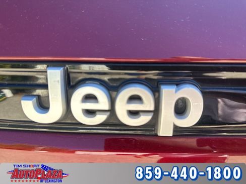 Used 2024 Jeep Grand Cherokee Limited image 15