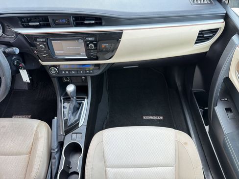 Used 2015 Toyota Corolla LE FWD image 26