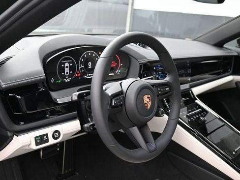 New 2026 Porsche Panamera 4 image 5