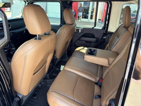 Used 2021 Jeep Wrangler Unlimited Sahara w/ Cold Weather Group AWD/4WD image 19
