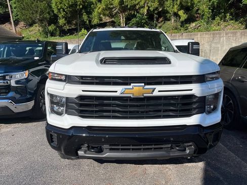 Used 2026 Chevrolet Silverado 2500 Custom w/ Custom Value Package AWD/4WD image 3
