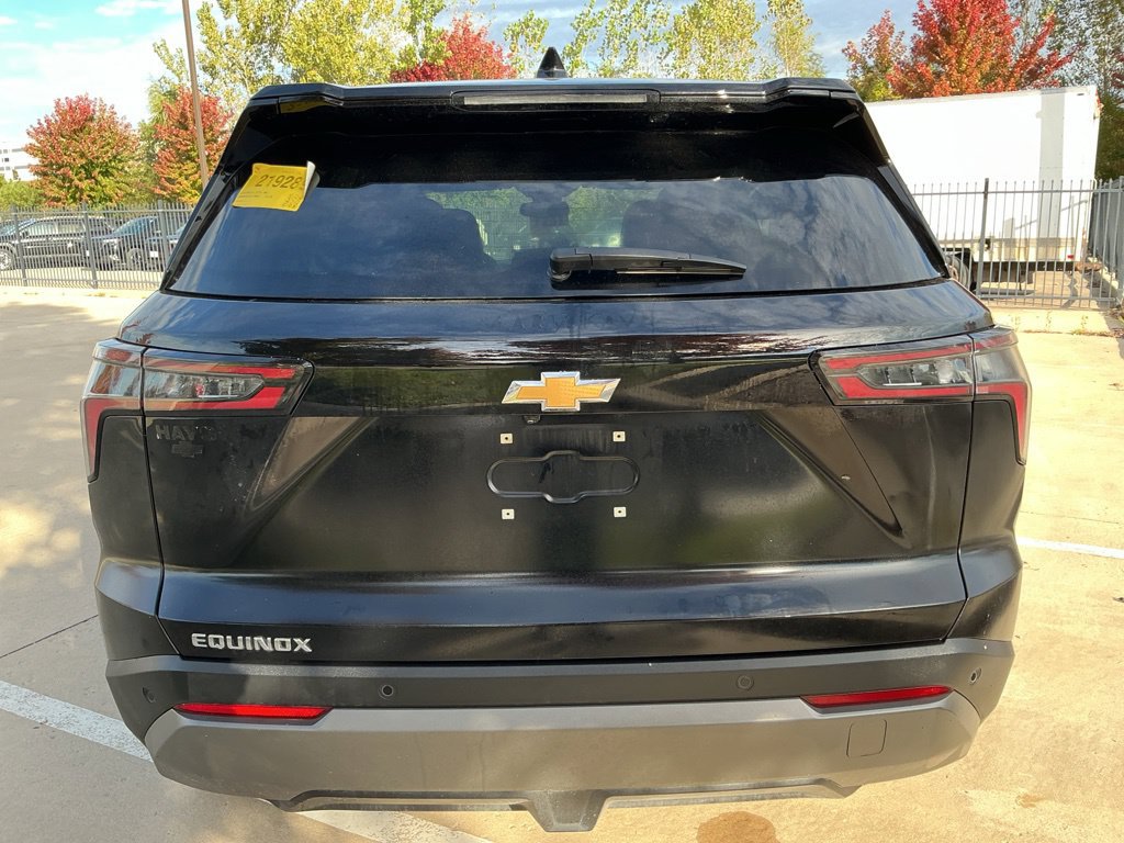 Used 2025 Chevrolet Equinox LT FWD image 12