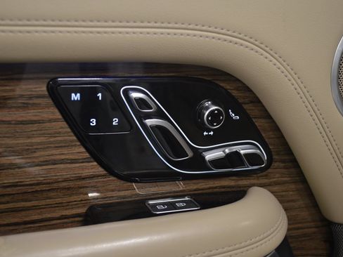 Used 2022 Land Rover Range Rover Westminster Edition image 19