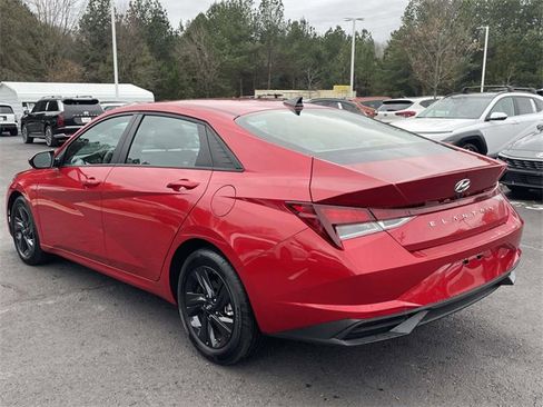 Certified 2023 Hyundai Elantra SEL image 4