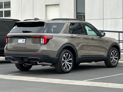 New 2026 Ford Explorer ST-Line RWD image 3