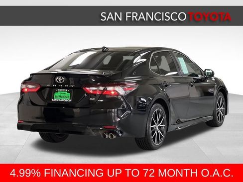 Certified 2021 Toyota Camry SE image 5