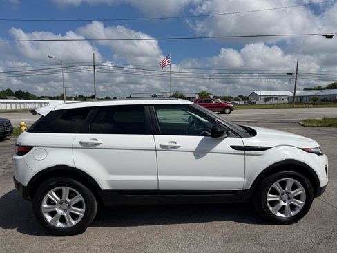 Used 2017 Land Rover Range Rover Evoque SE AWD/4WD image 11