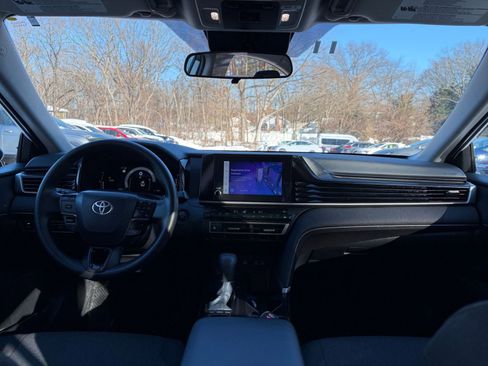 Used 2025 Toyota Camry LE image 32