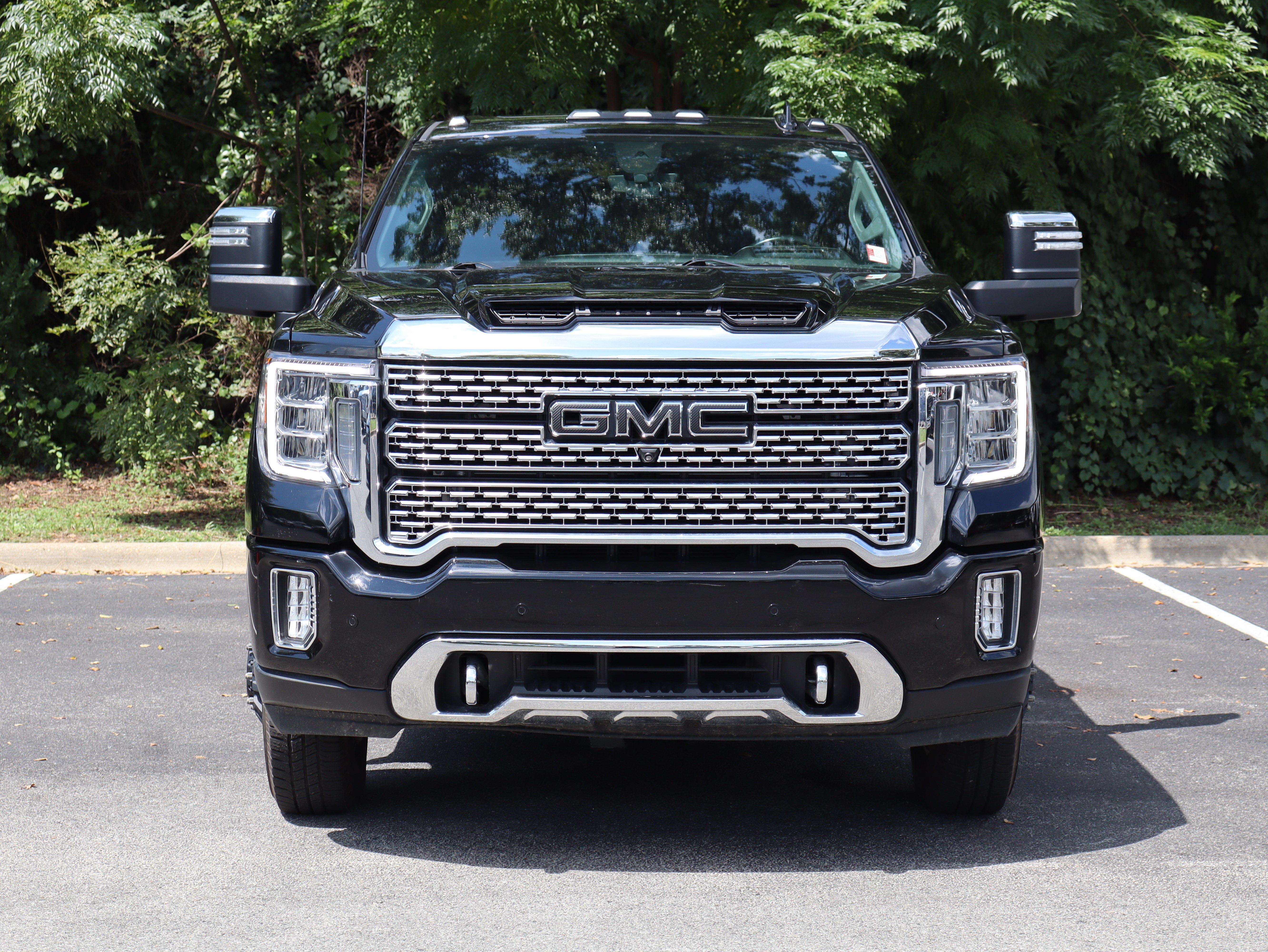 Used 2023 GMC Sierra 3500 Denali w/ Denali Ultimate Package AWD/4WD image 3