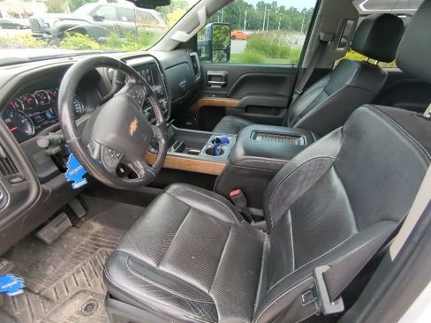 Used 2019 Chevrolet Silverado 2500 LTZ w/ Duramax Plus Package AWD/4WD image 9