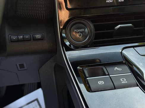 Used 2023 Toyota bZ4X AWD image 22