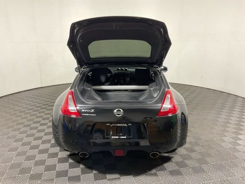 Used 2014 Nissan 370Z Coupe RWD image 12