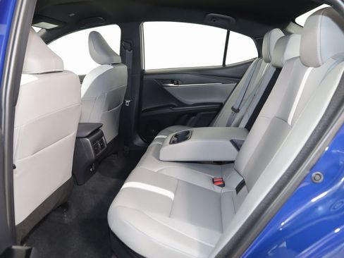 Used 2025 Toyota Camry SE image 46