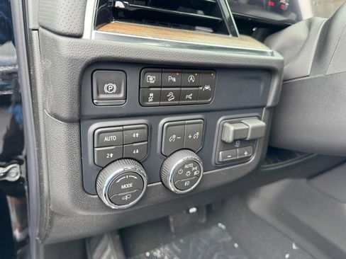 New 2026 Chevrolet Suburban High Country AWD/4WD image 11