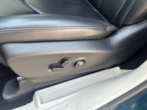 Used 2024 Chrysler Pacifica Limited FWD image 26