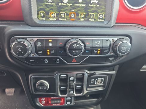 Used 2023 Jeep Gladiator Rubicon w/ Cold Weather Group image 20