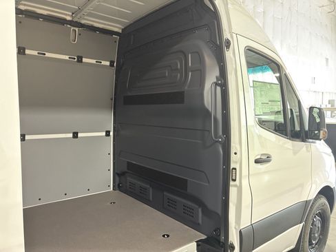 New 2025 Mercedes-Benz Sprinter 2500 image 4