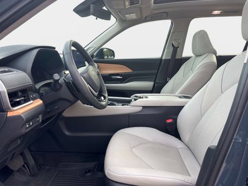 Used 2024 Toyota Grand Highlander Platinum AWD/4WD image 20