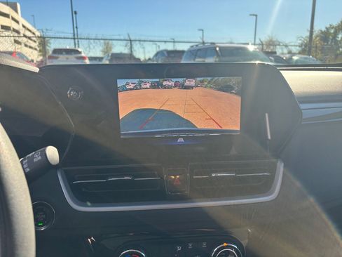 Used 2025 Chevrolet TrailBlazer LT image 17