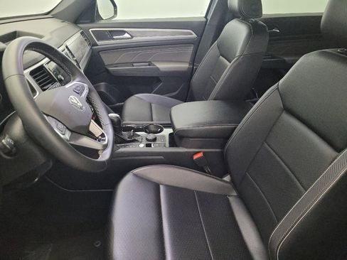 Used 2022 Volkswagen Atlas Cross Sport SE image 17